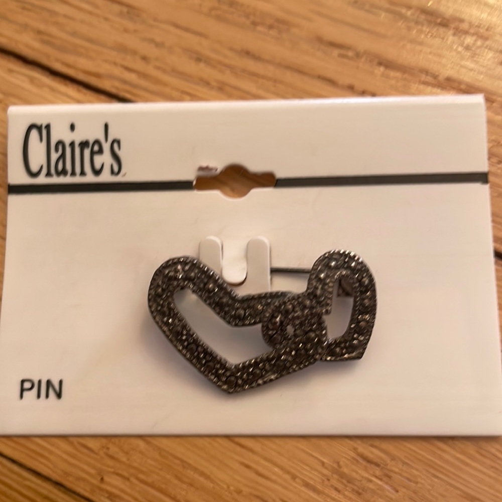 NWT Vintage Claire’s Heart Pin
